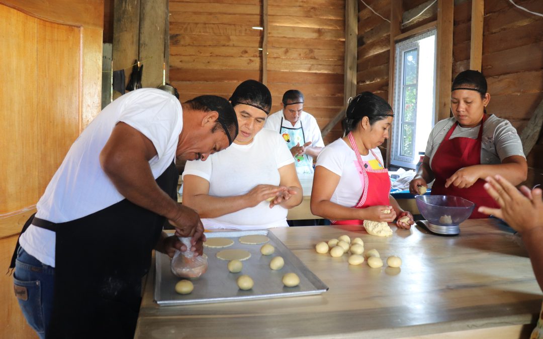 Se instala panadería y pastelería comunitaria en Aldea La Blanca, Flores Petén.